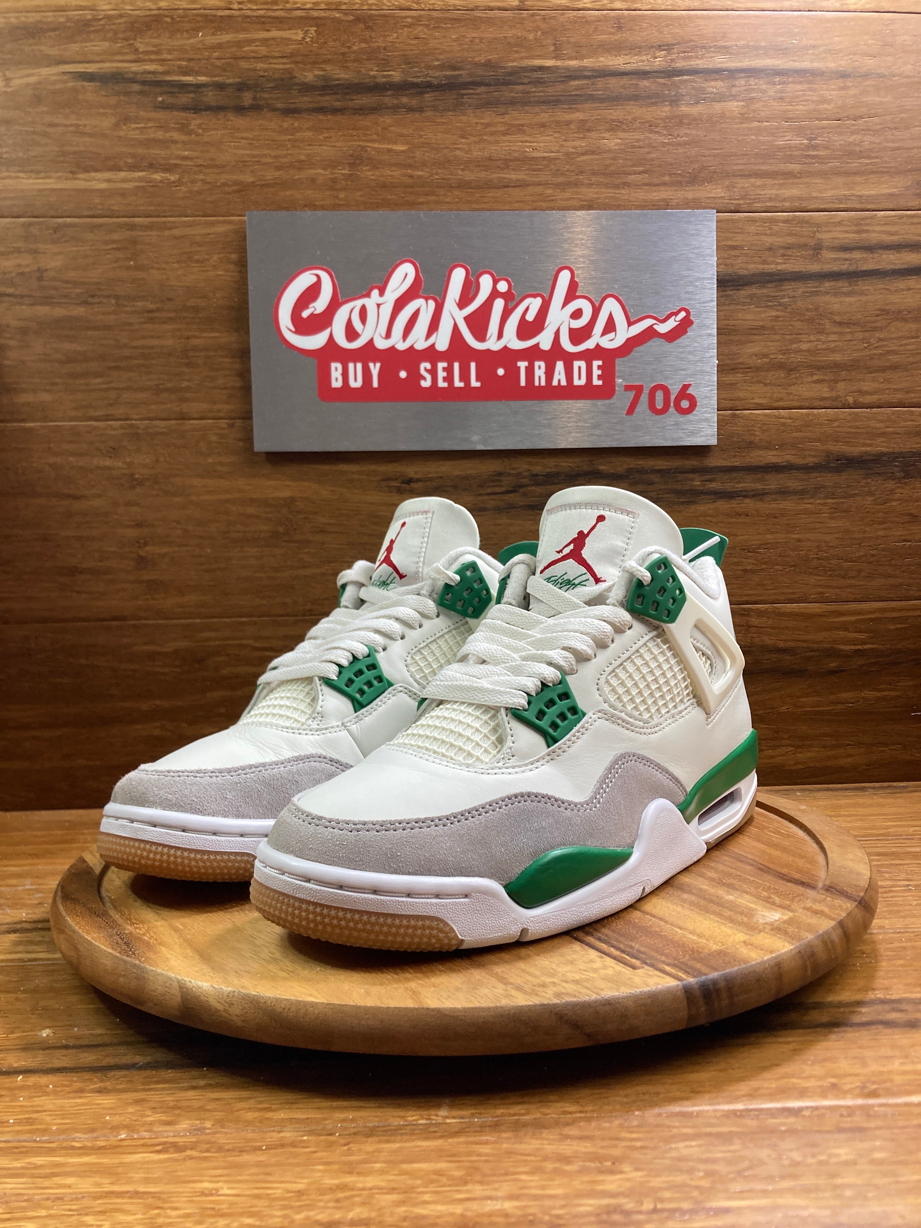 Jordan 4 Retro SB Pine Green