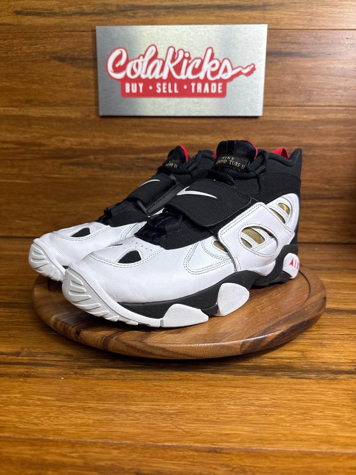 Nike Air Diamond Turf 2 49ers Home (2026)