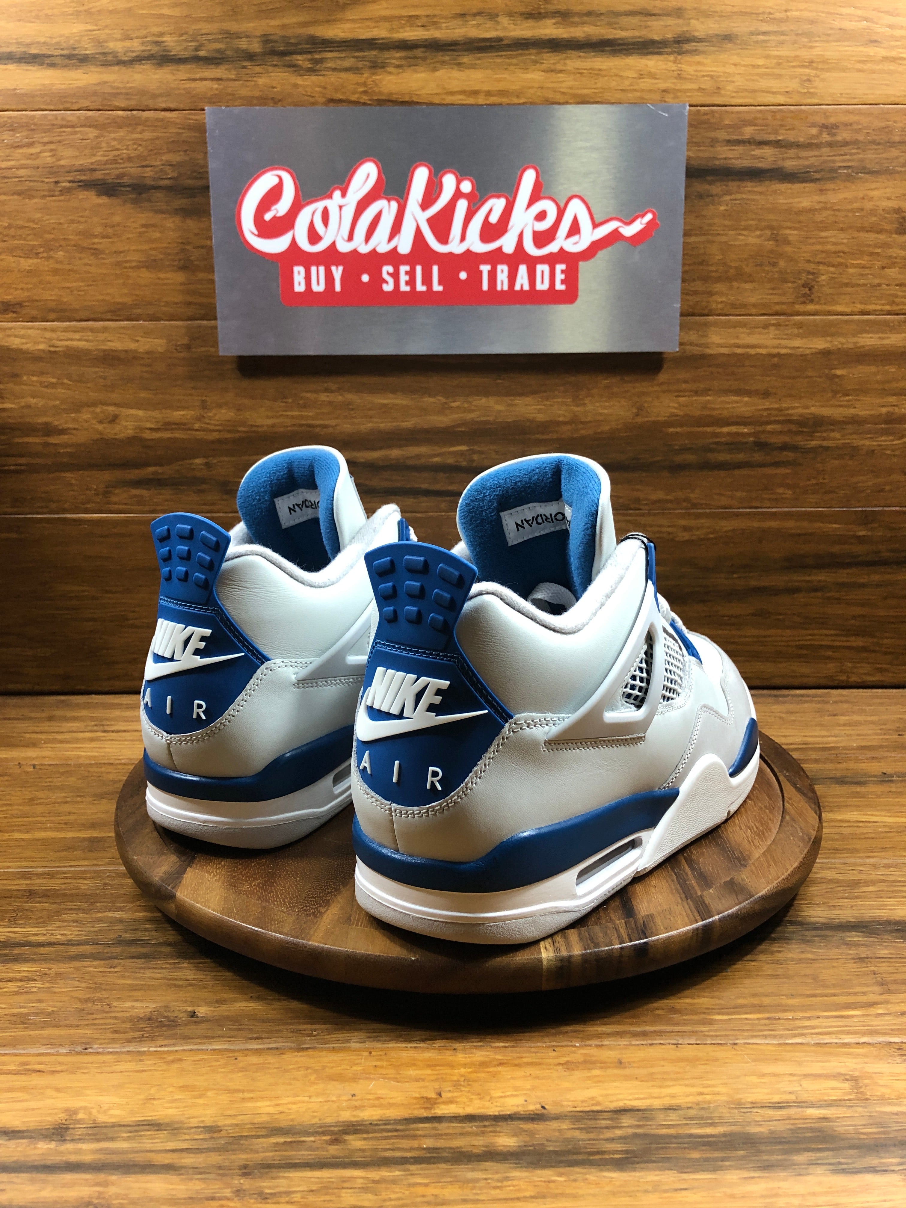Jordan 4 Retro Military Blue (2024)