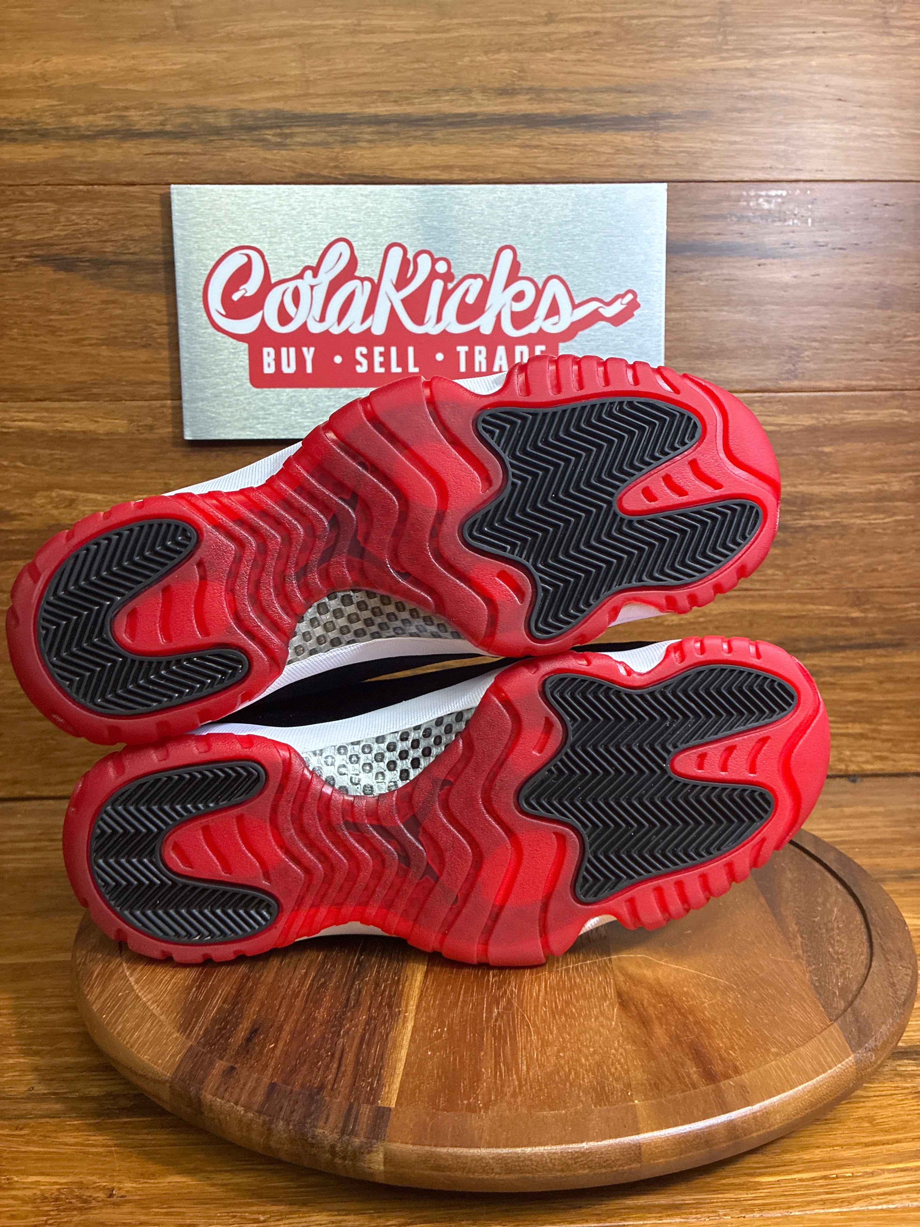 Jordan 11 Retro Bred Velvet (Women's)