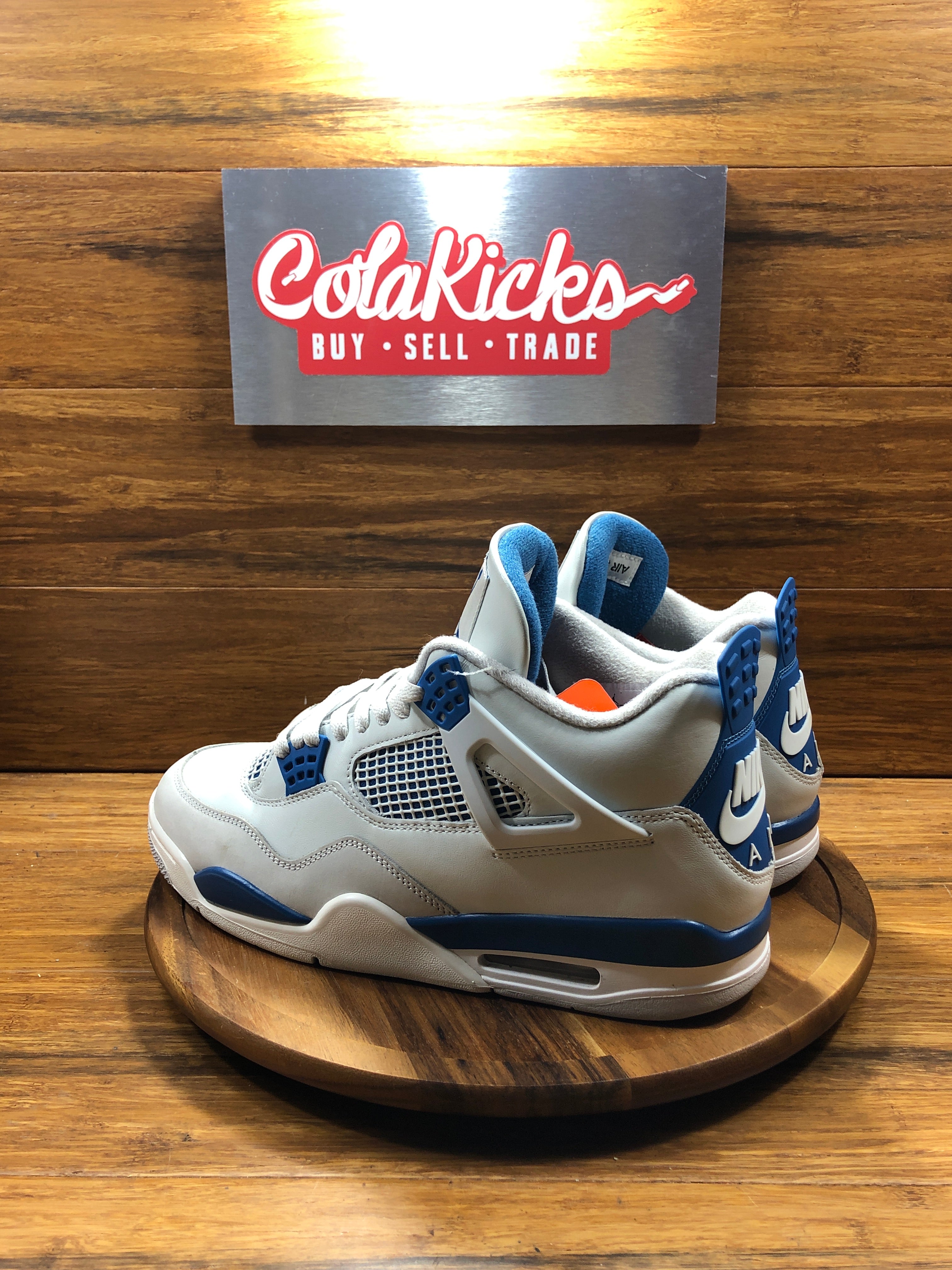 Jordan 4 Retro Military Blue (2024)