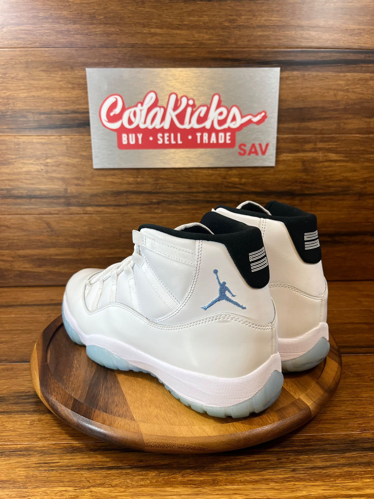 Jordan 11 Retro Legend Blue (2024)