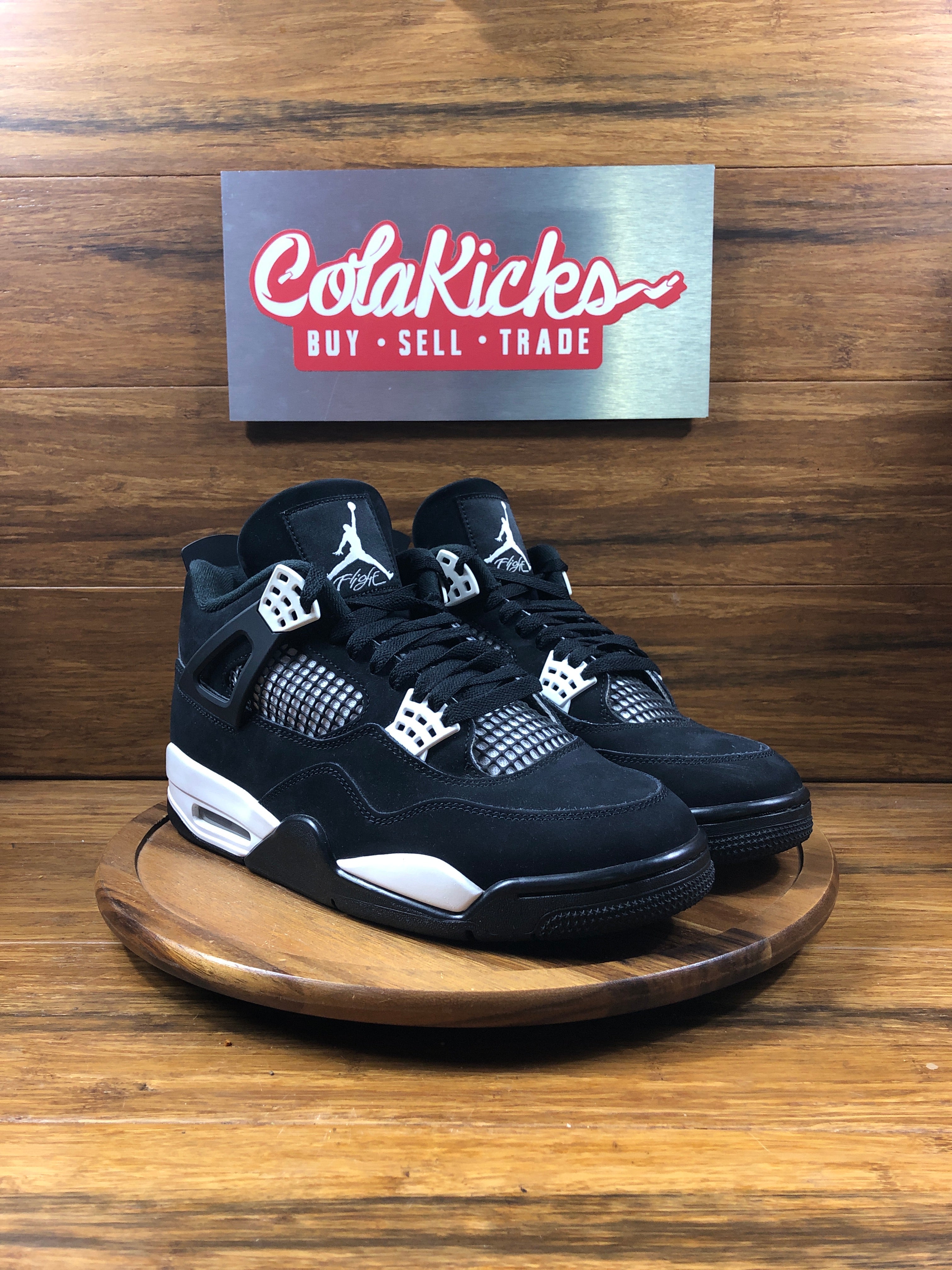 Jordan 4 Retro White Thunder