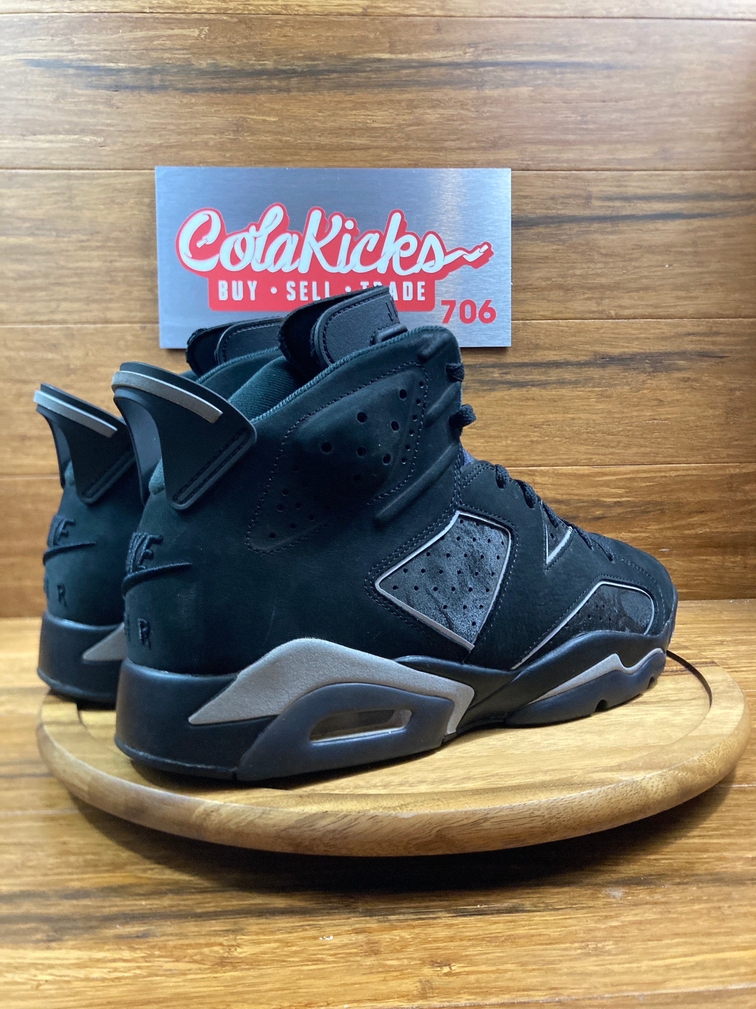 Jordan 6 Retro Cap and Gown