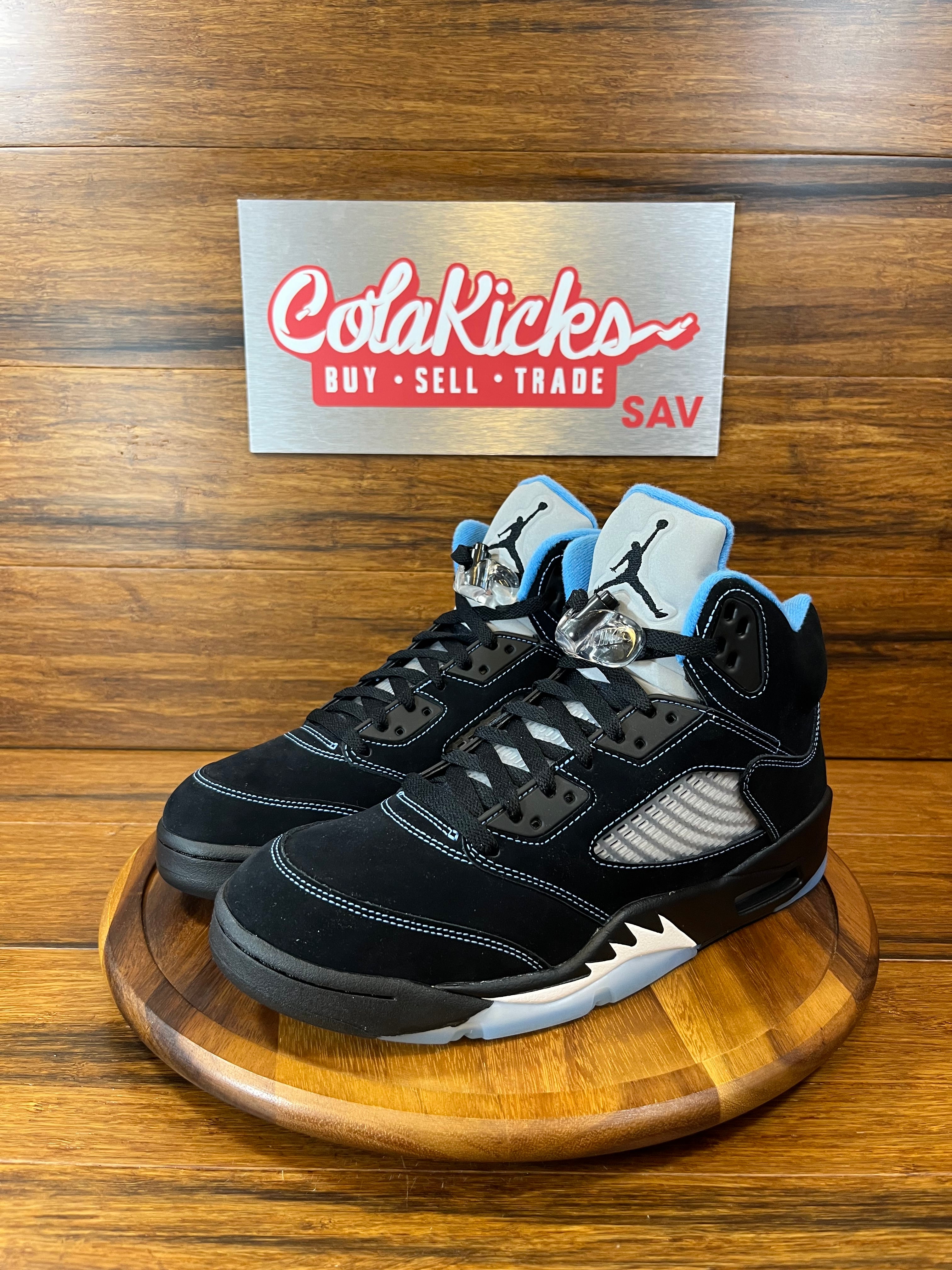 Jordan 5 Retro Black University Blue (2026)