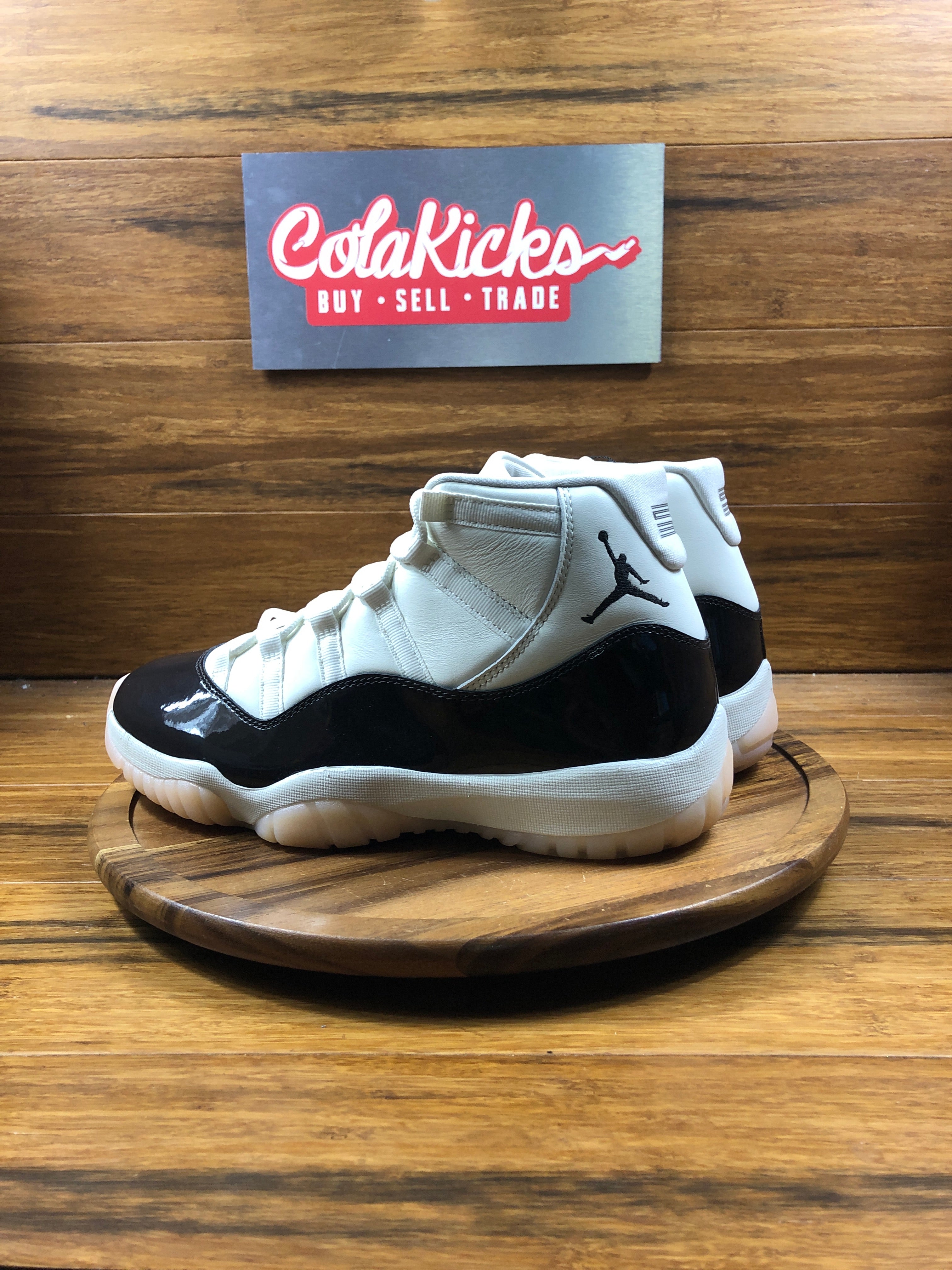 Jordan 11 Retro Neapolitan (Women's)