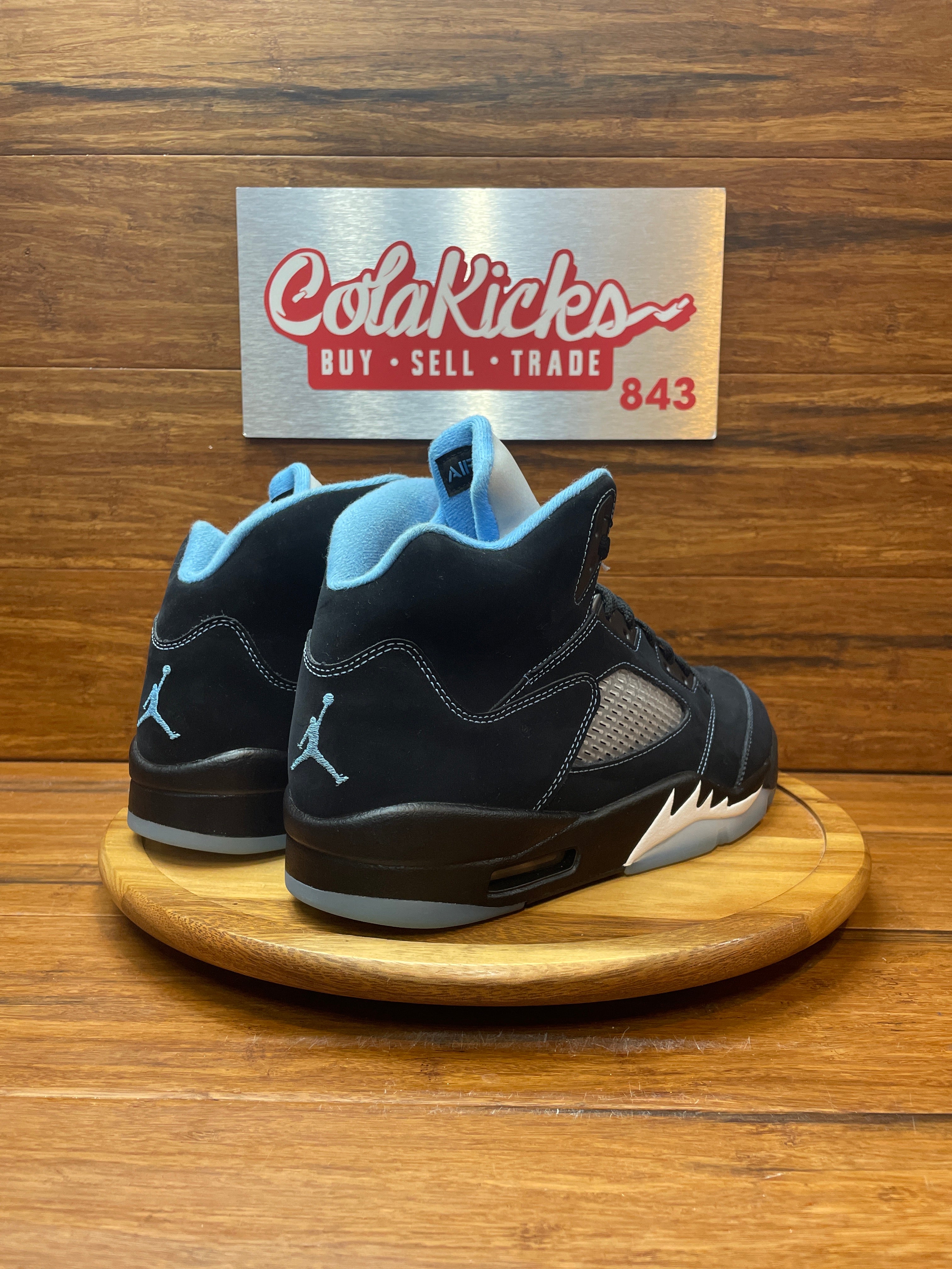 Jordan 5 Retro Black University Blue (2026)