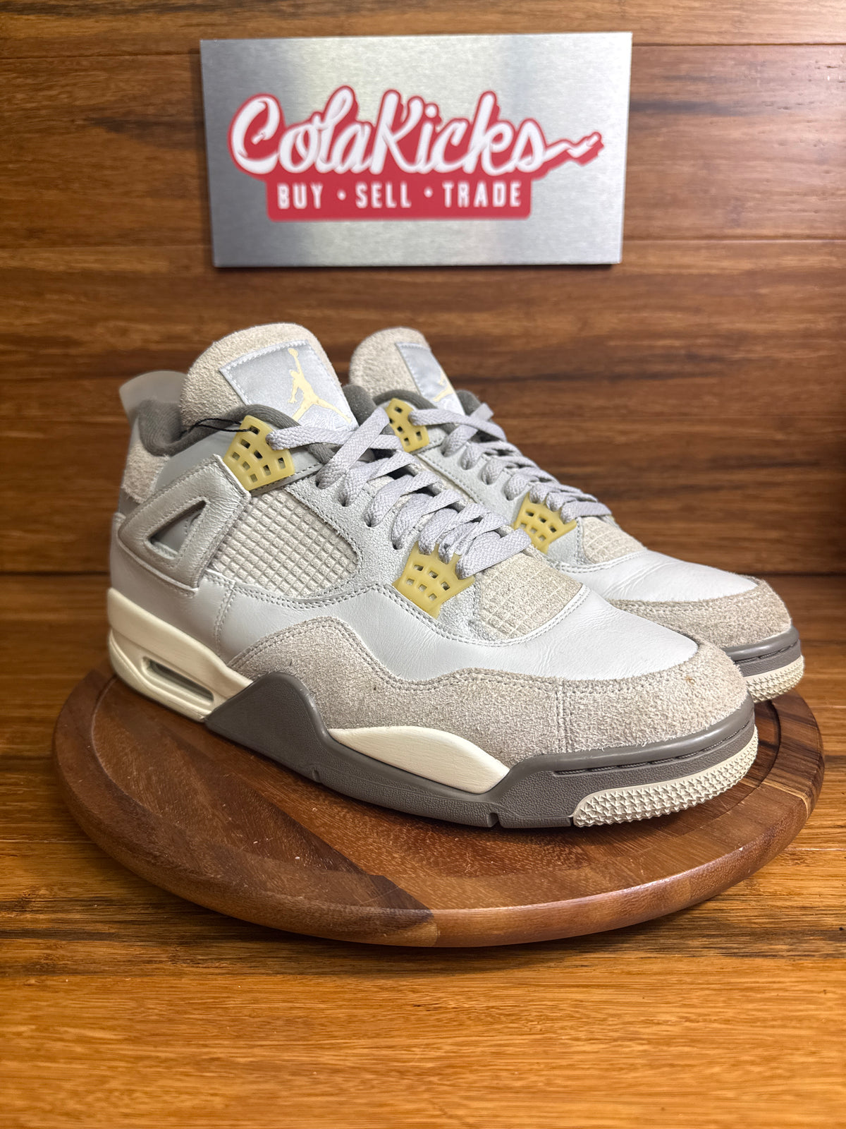 Jordan 4 Retro SE Craft Photon Dust