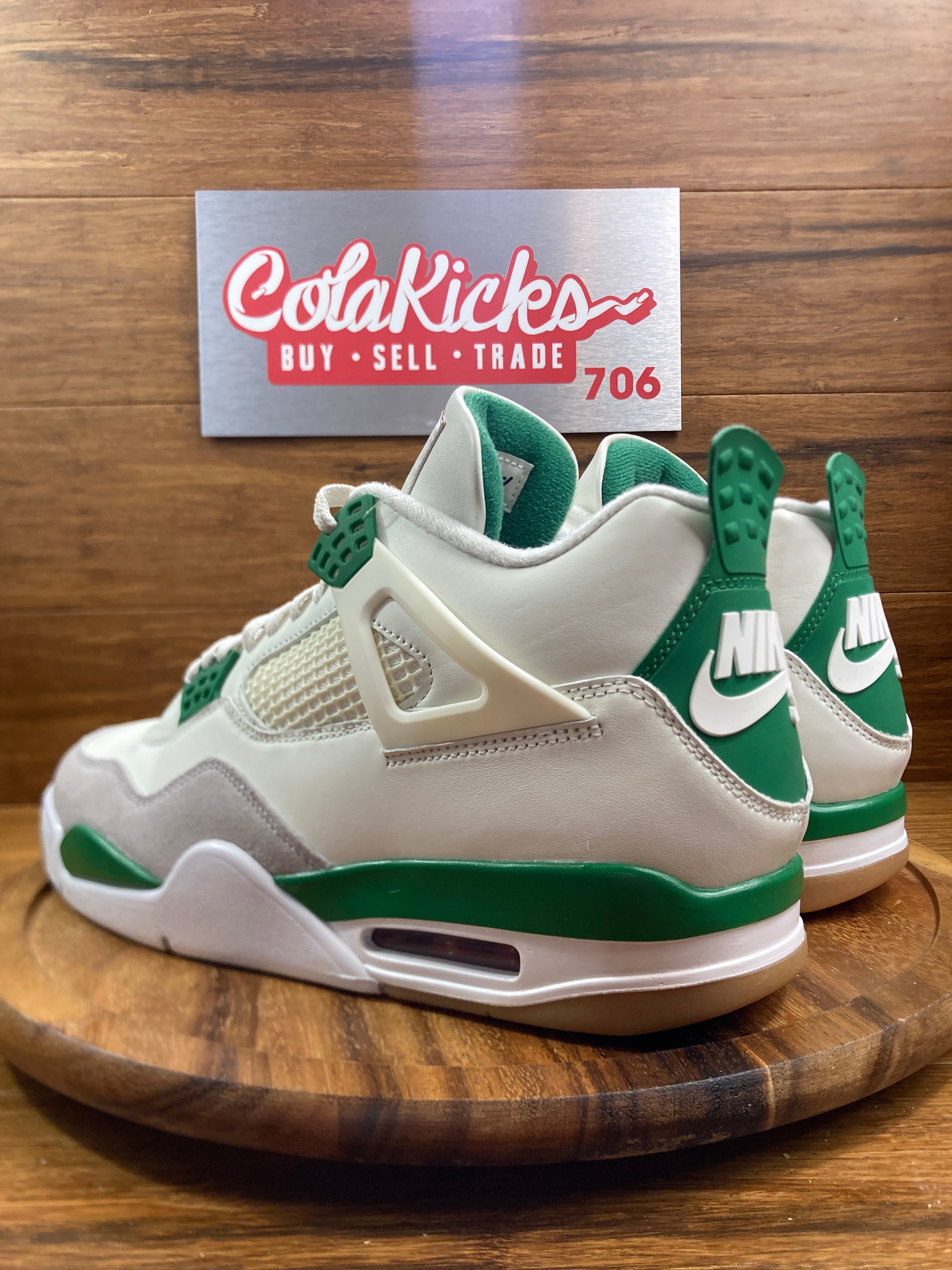 Jordan 4 Retro SB Pine Green