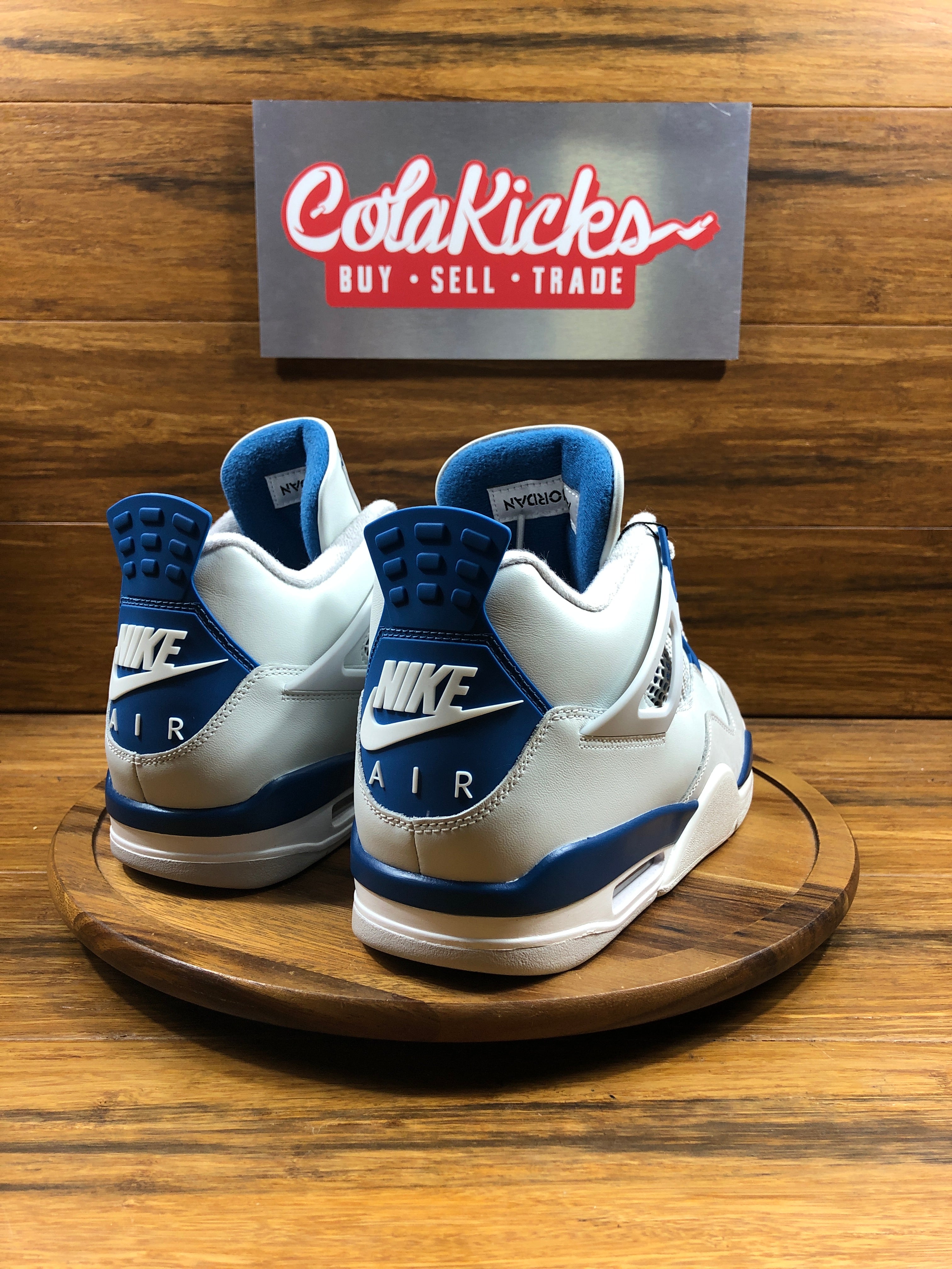 Jordan 4 Retro Military Blue (2024)
