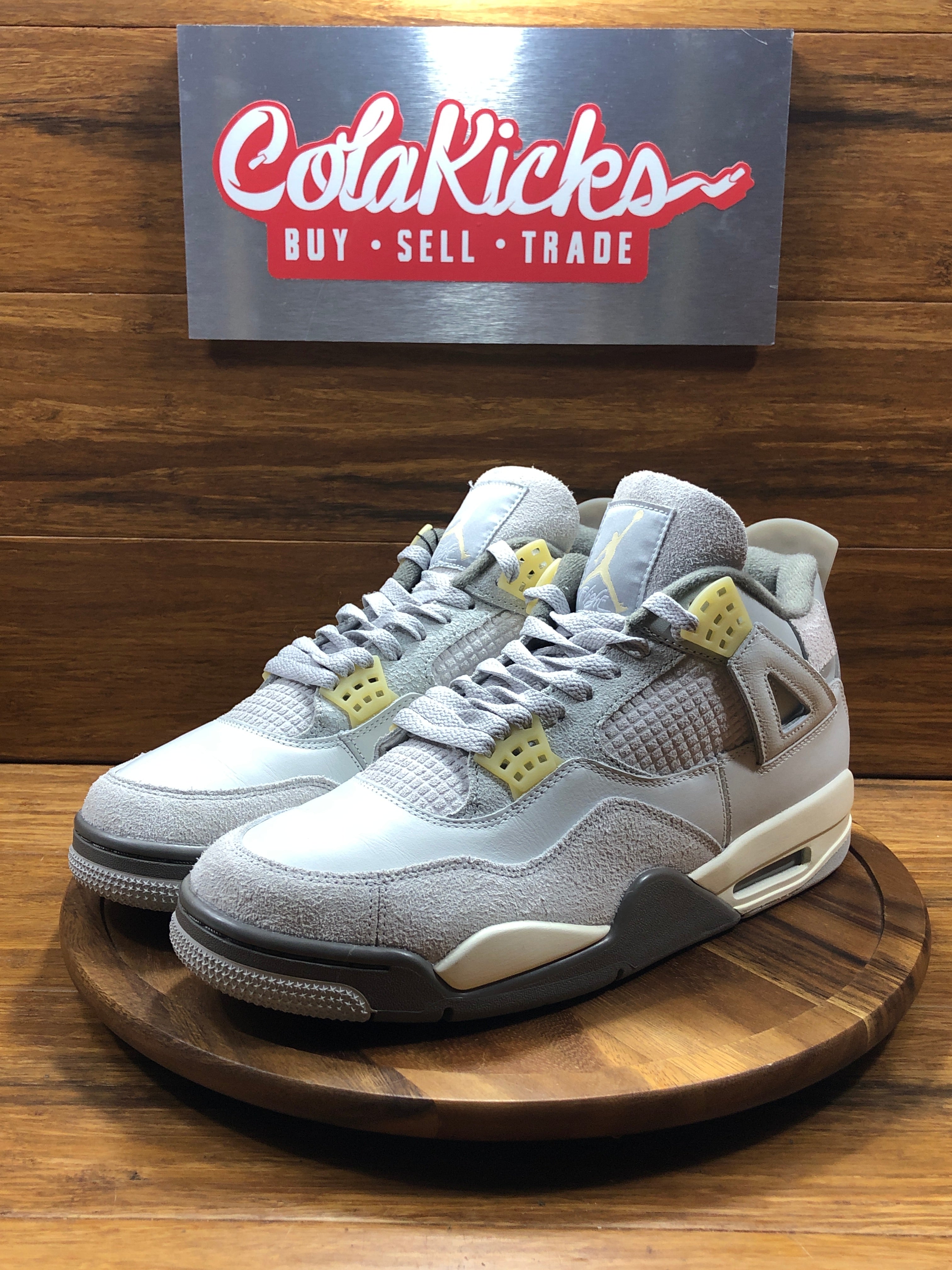 Jordan 4 Retro SE Craft Photon Dust