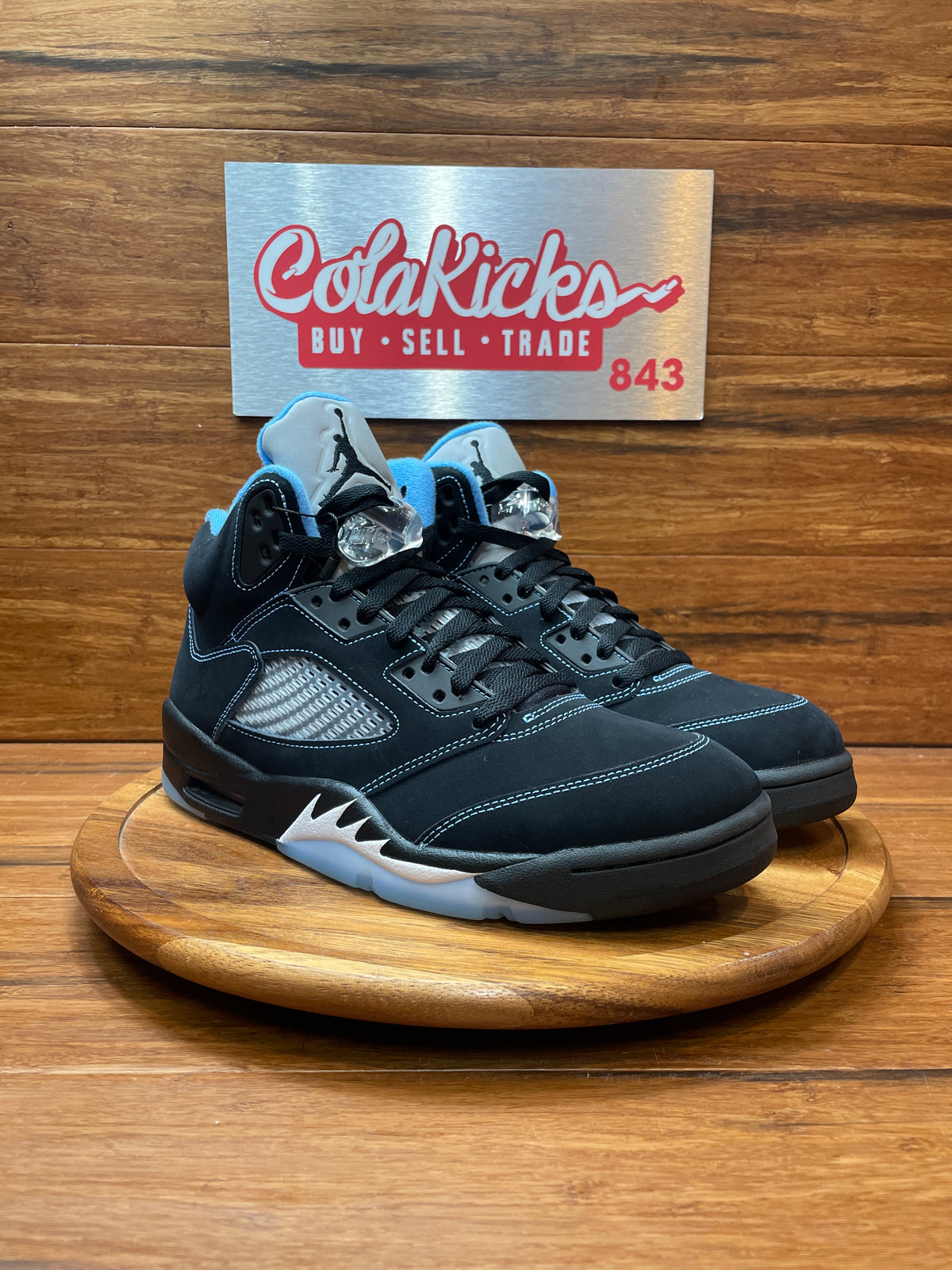 Jordan 5 Retro Black University Blue (2026)