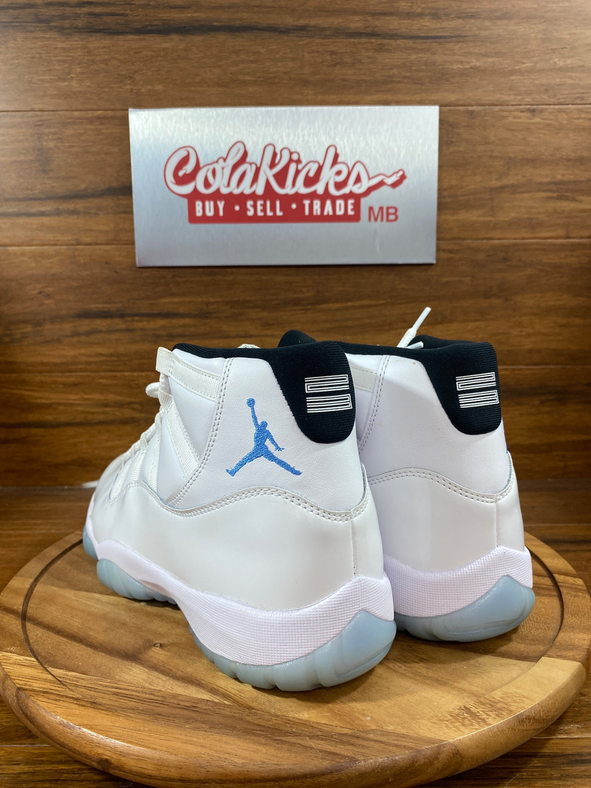 Jordan 11 Retro Legend Blue (2024)