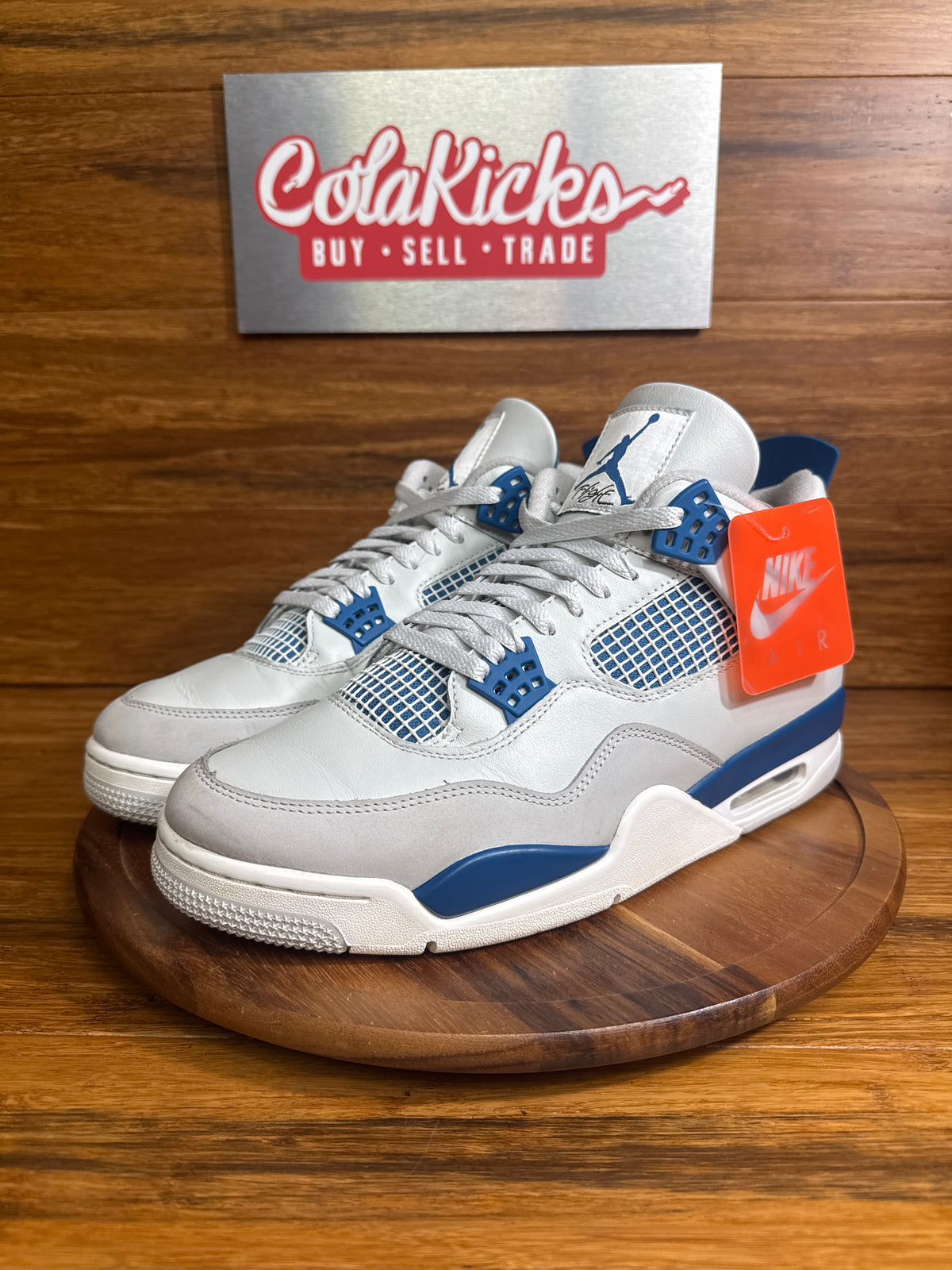 Jordan 4 Retro Military Blue (2024)