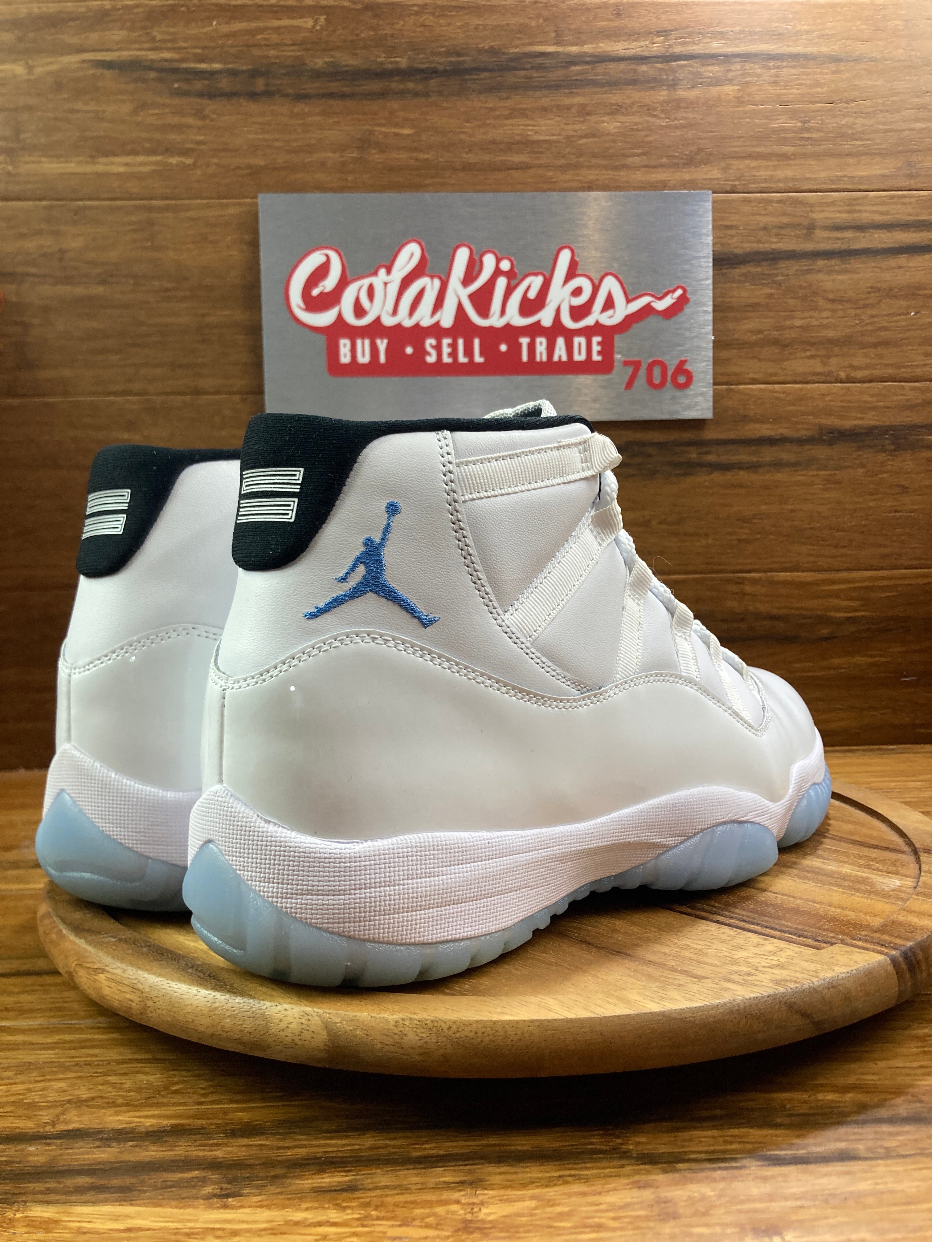 Jordan 11 Retro Legend Blue (2024)