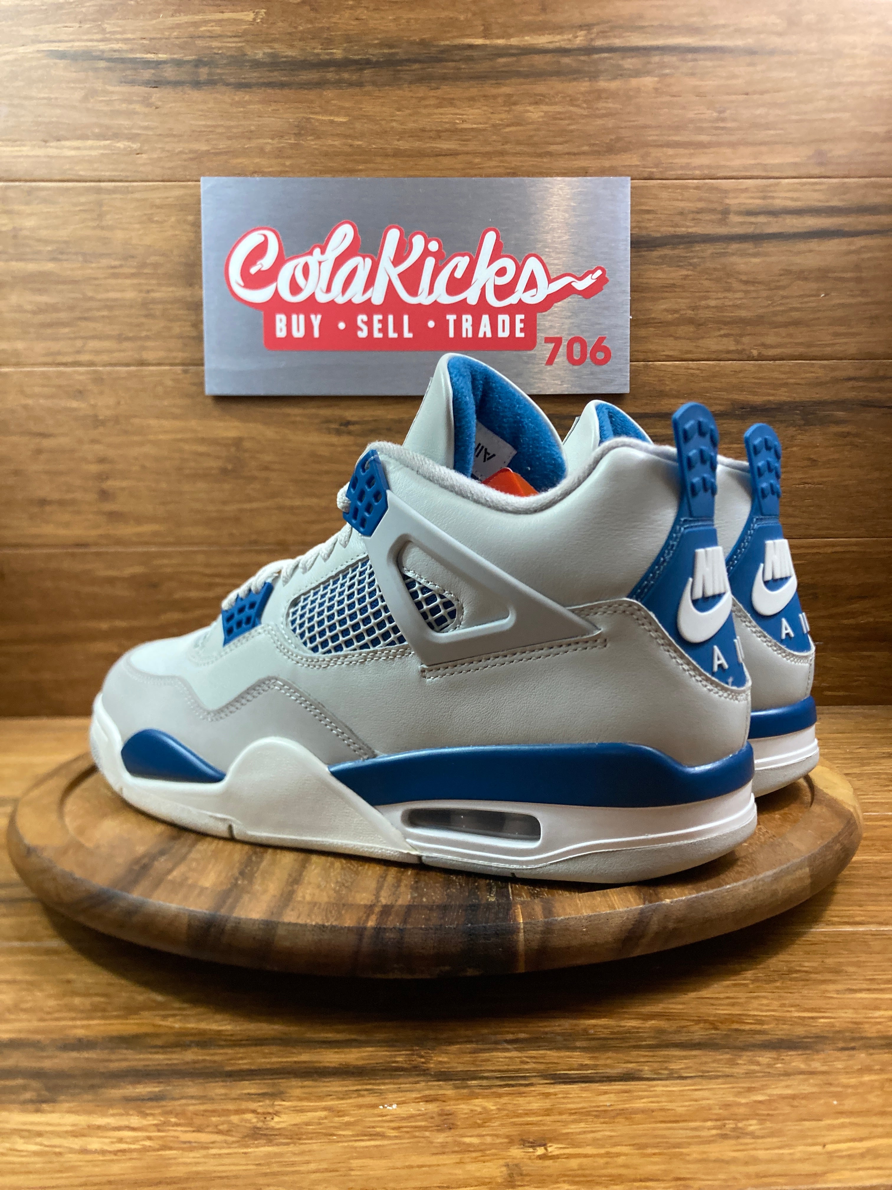Jordan 4 Retro Military Blue (2024)
