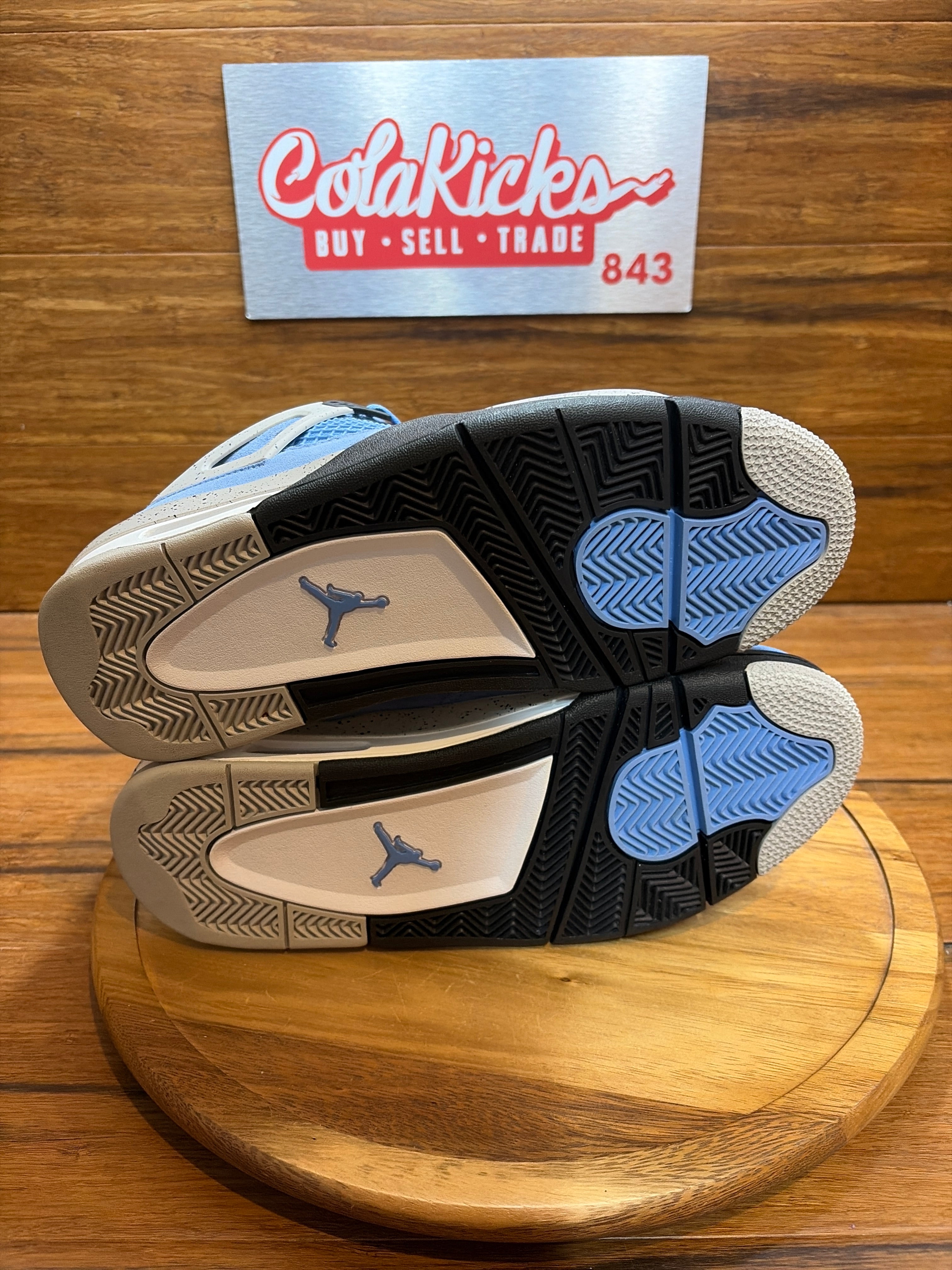 Jordan 4 Retro University Blue