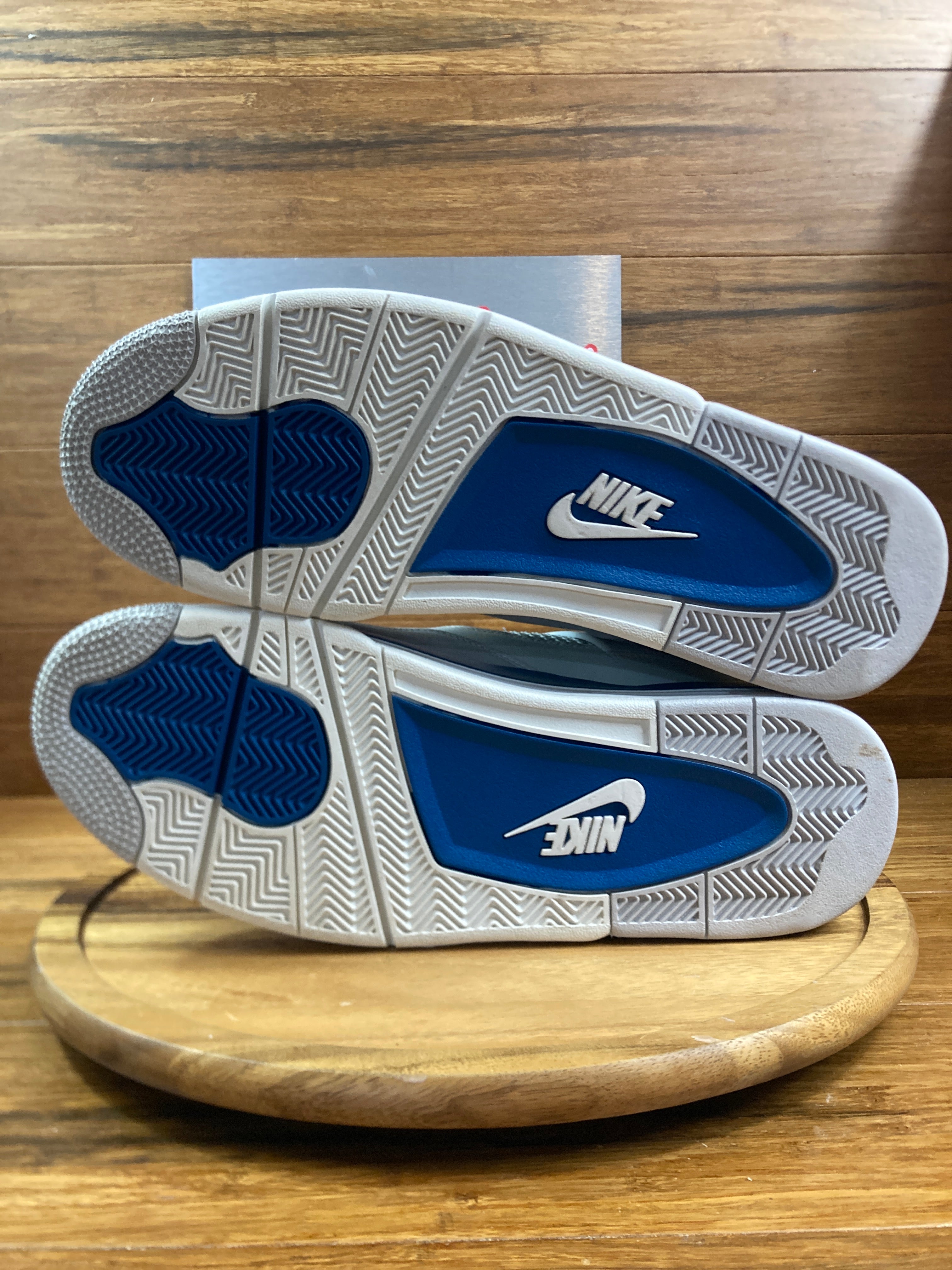 Jordan 4 Retro Military Blue (2024)